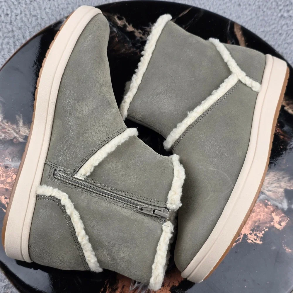 Clarks Cloudsteppers Ankle Boots Women 6 Olive‎ Green Faux Fur Trim Zip